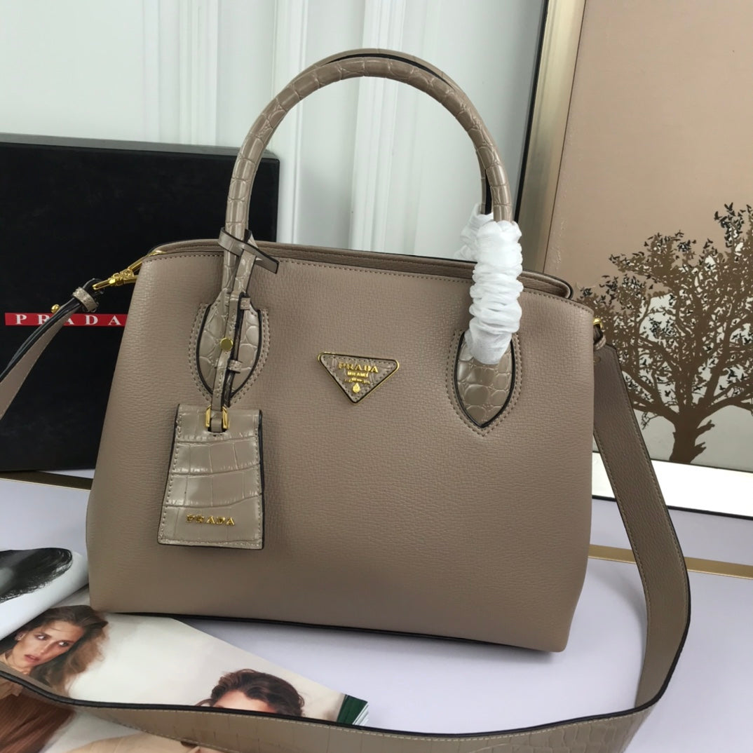 Pra new arrival bag 66153  size: 30*24*14 cm
