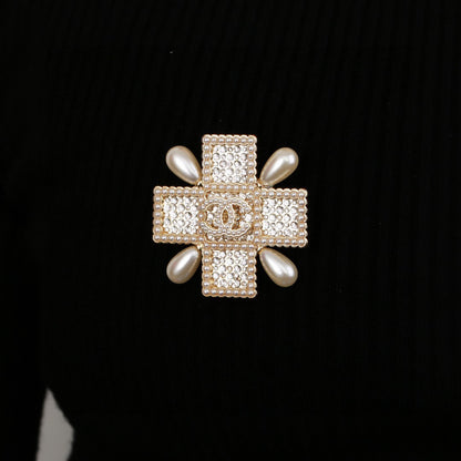 Cc brooch 0079