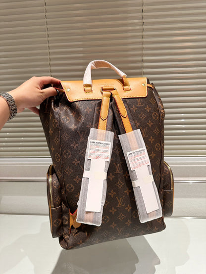 Louis Petite Malle Monogram backpack bag size : 37*45 cm