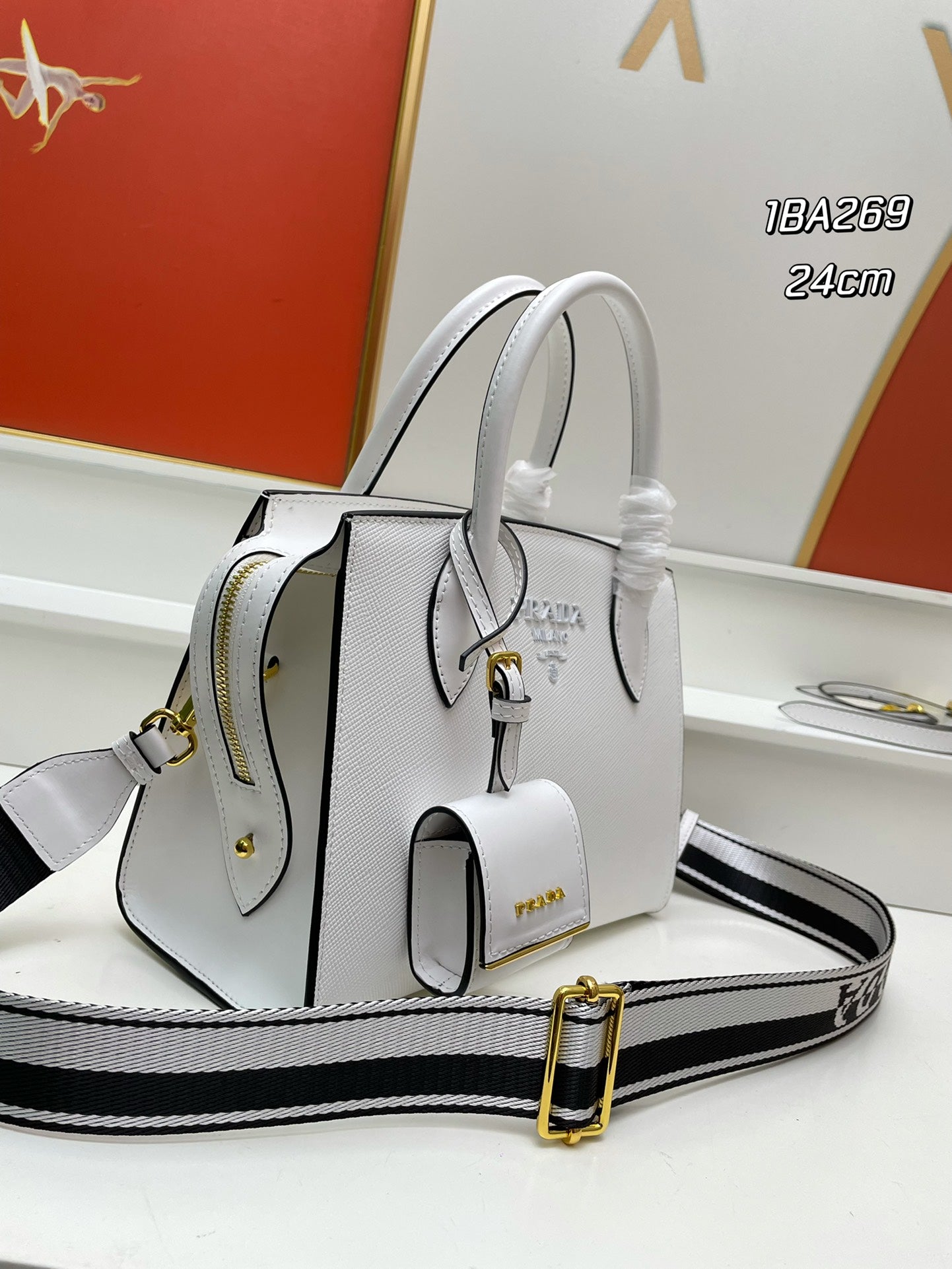 Pra Monochrome new arrival bag size : 24.18.12cm