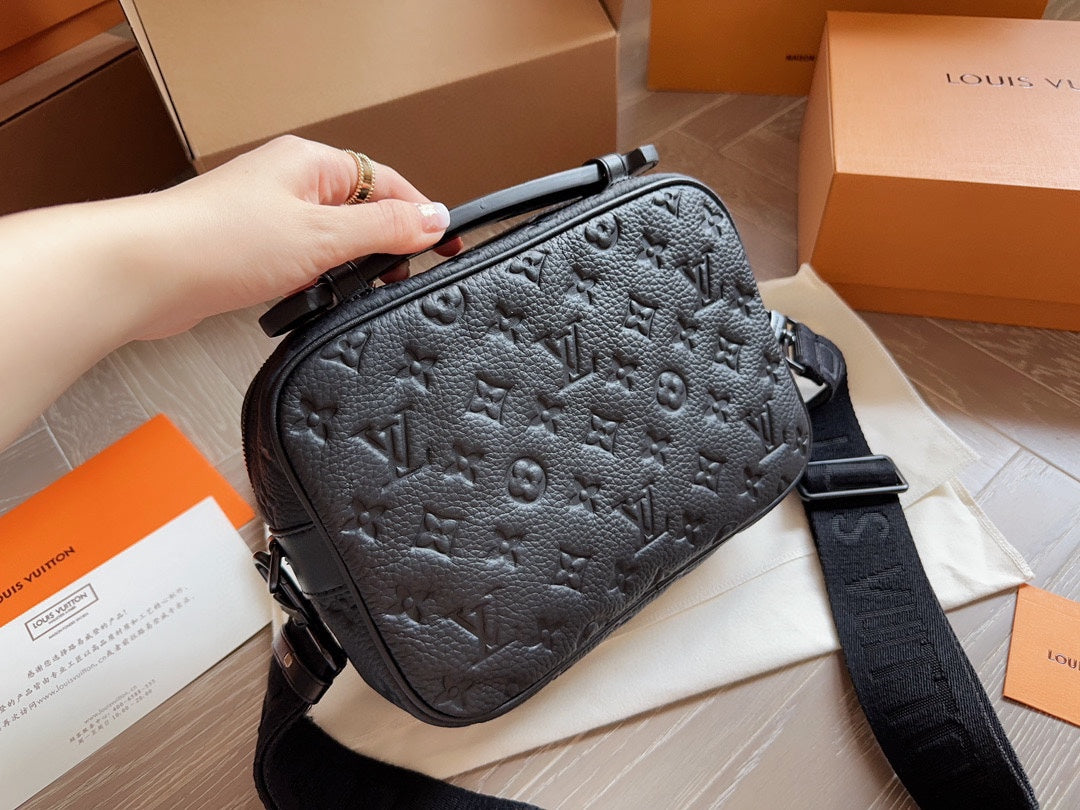 L  slocksling men bag size 25*17 cm