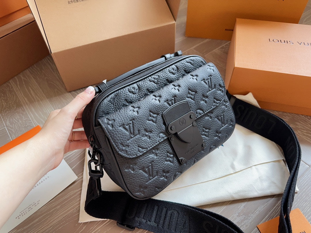 L  slocksling men bag size 25*17 cm