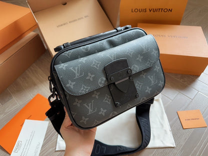 L  slocksling men bag size 25*17 cm