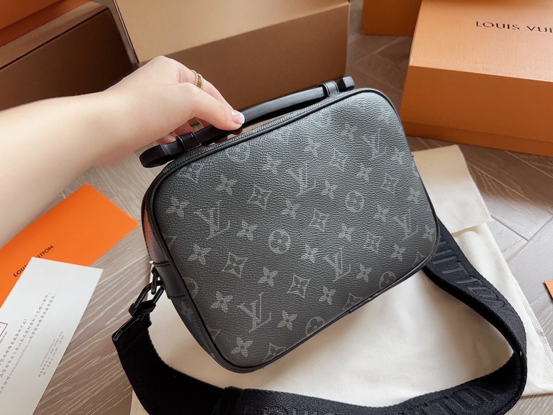 L  slocksling men bag size 25*17 cm