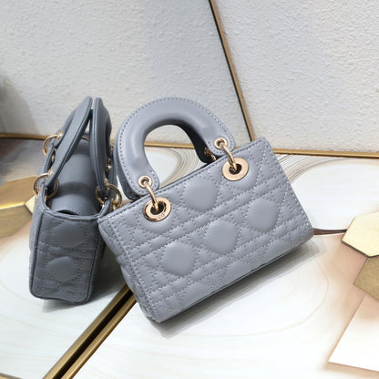 D new arrival D-Joy tote lady bag size；16*5.5*10 cm