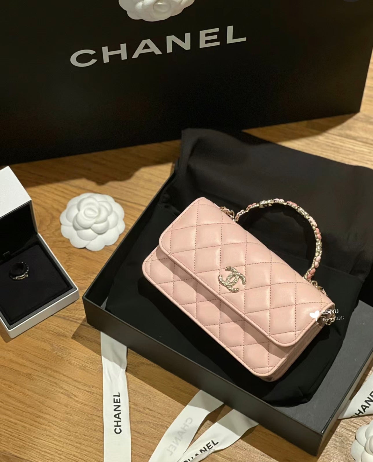 cc woc new arrival bag size : 19 cm