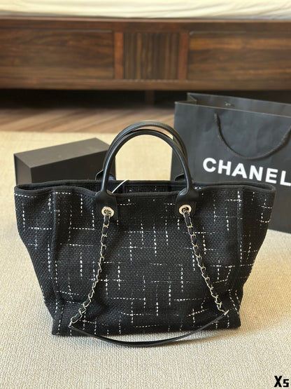 cc new arrival tote bag size : 37*32 cm