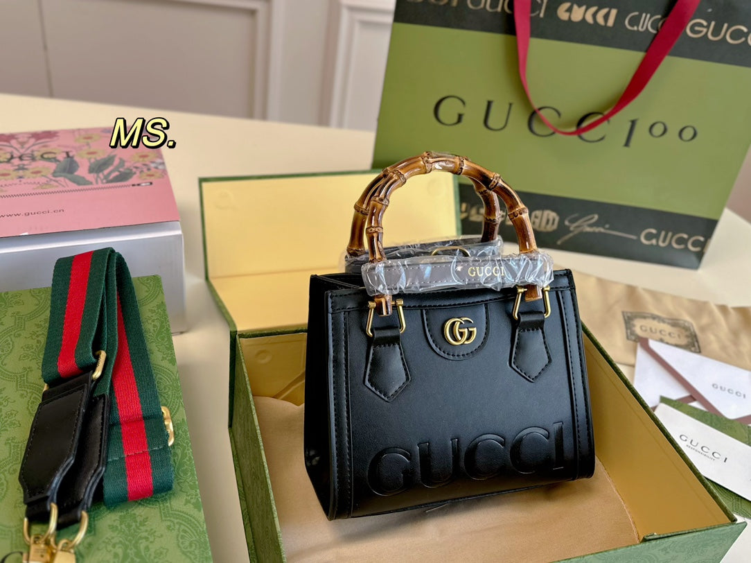 GG Diana tote bag size: 20×16 cm