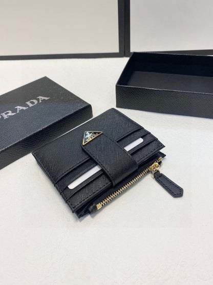 Pra wallet men and women size : 10x9 cm