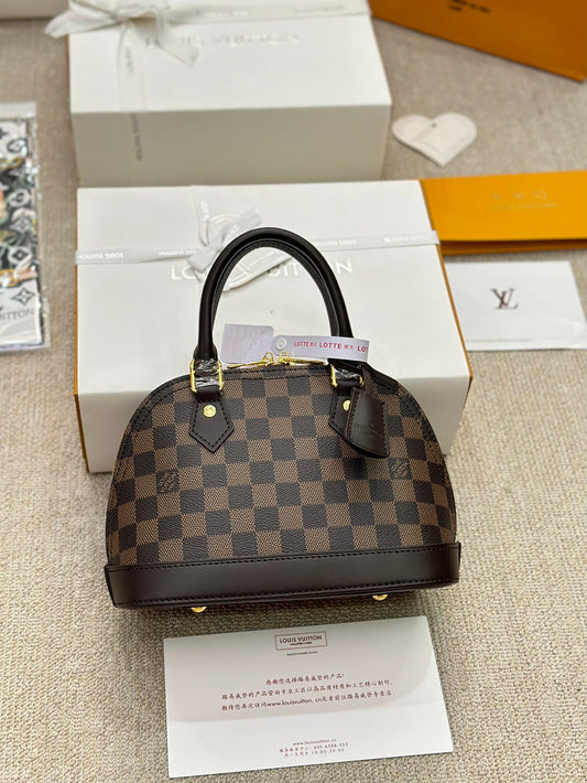 l alma bb new arrival bag size: 24×18cm