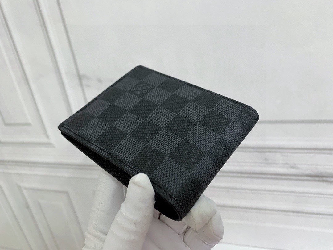 Louis new arrival wallets card holder size : 11-9cm