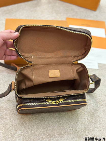 Louis vintage new arrival bag size :24cm