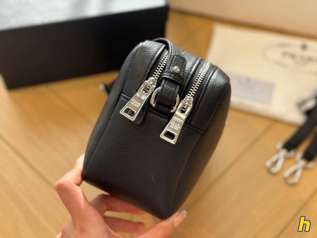 Pra new arrival camera bag size: 22*14cm