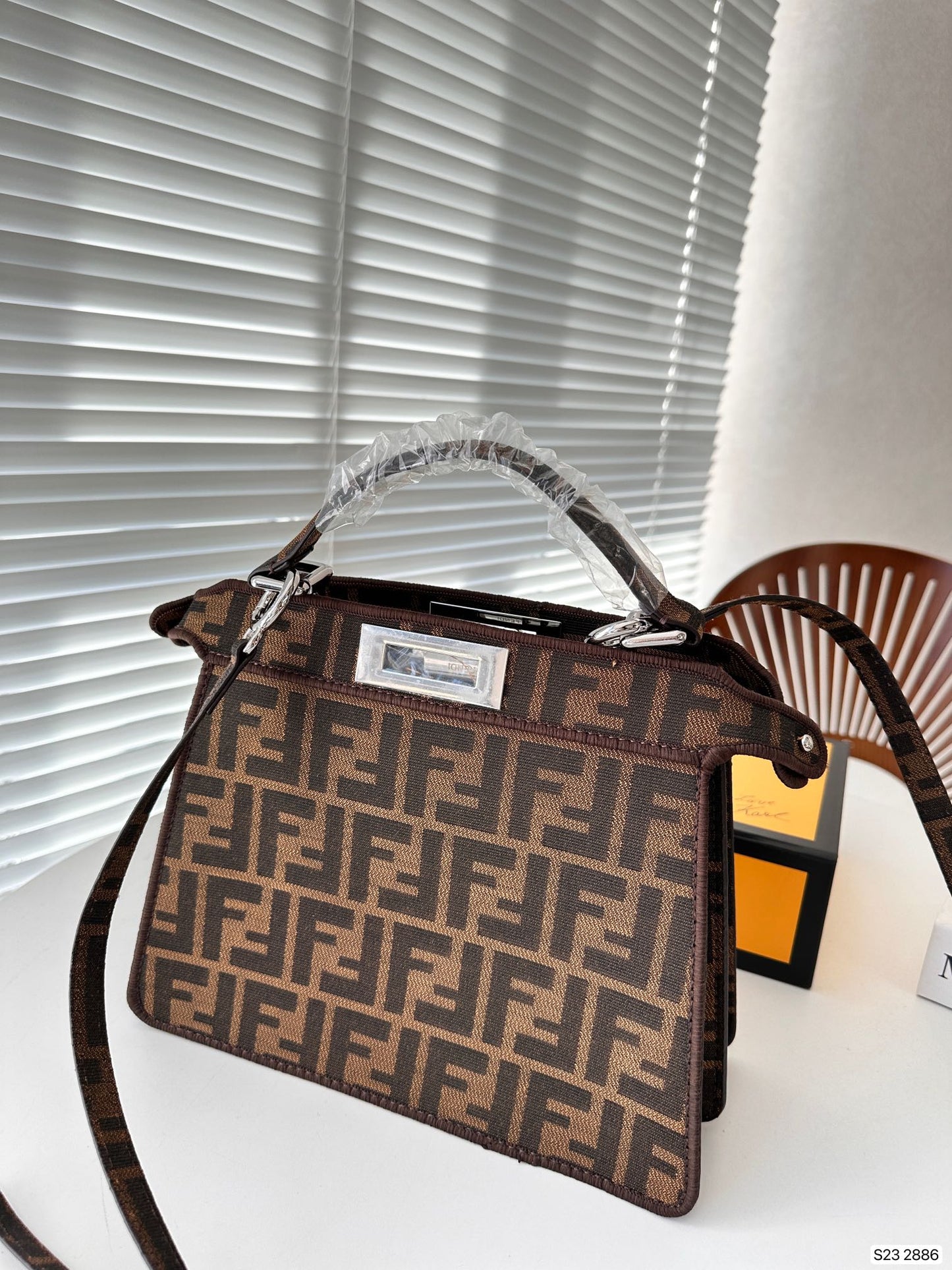 FEN  FRAGMENT 2024 new styles size: 26.5 * 21.5 cm