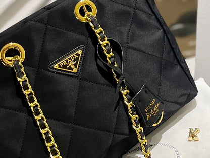 Pra new arrival tote bag size : 28 cm