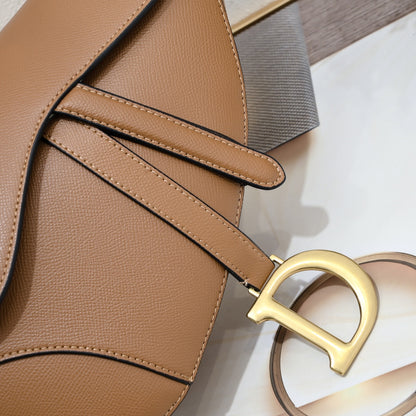D saddle Be a classic with classics bag size: 25.5 x 20 x 6.5 cm