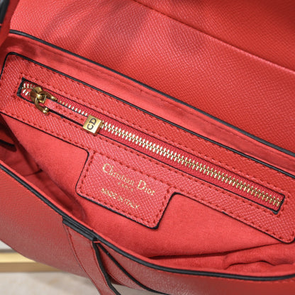 D saddle Be a classic with classics bag size: 25.5 x 20 x 6.5 cm