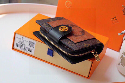 Louis new arrival wallets size: 13.5*9.5*3.5 cm
