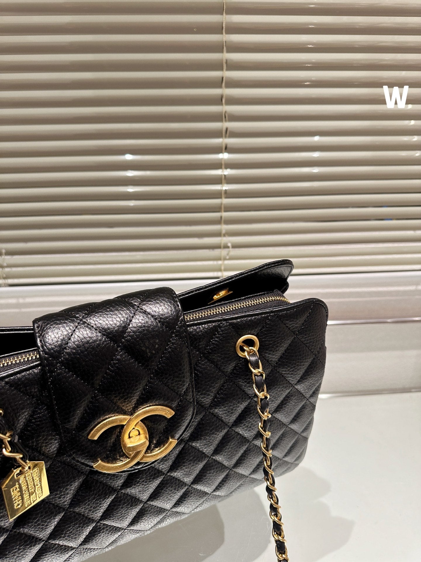 cc new arrival tote bag size : 36* 24 cm