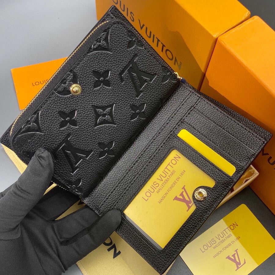 Louis new arrival wallets size : 13.5*9.5*3.5 cm