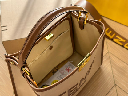 fen peekabo tote bag size : 32*27cm
