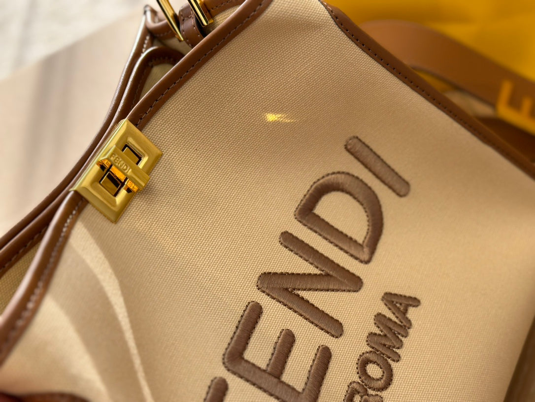 fen peekabo tote bag size : 32*27cm