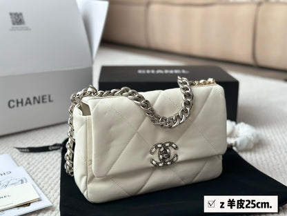 CC 19bag new arrival man and women bag size : 26 cm