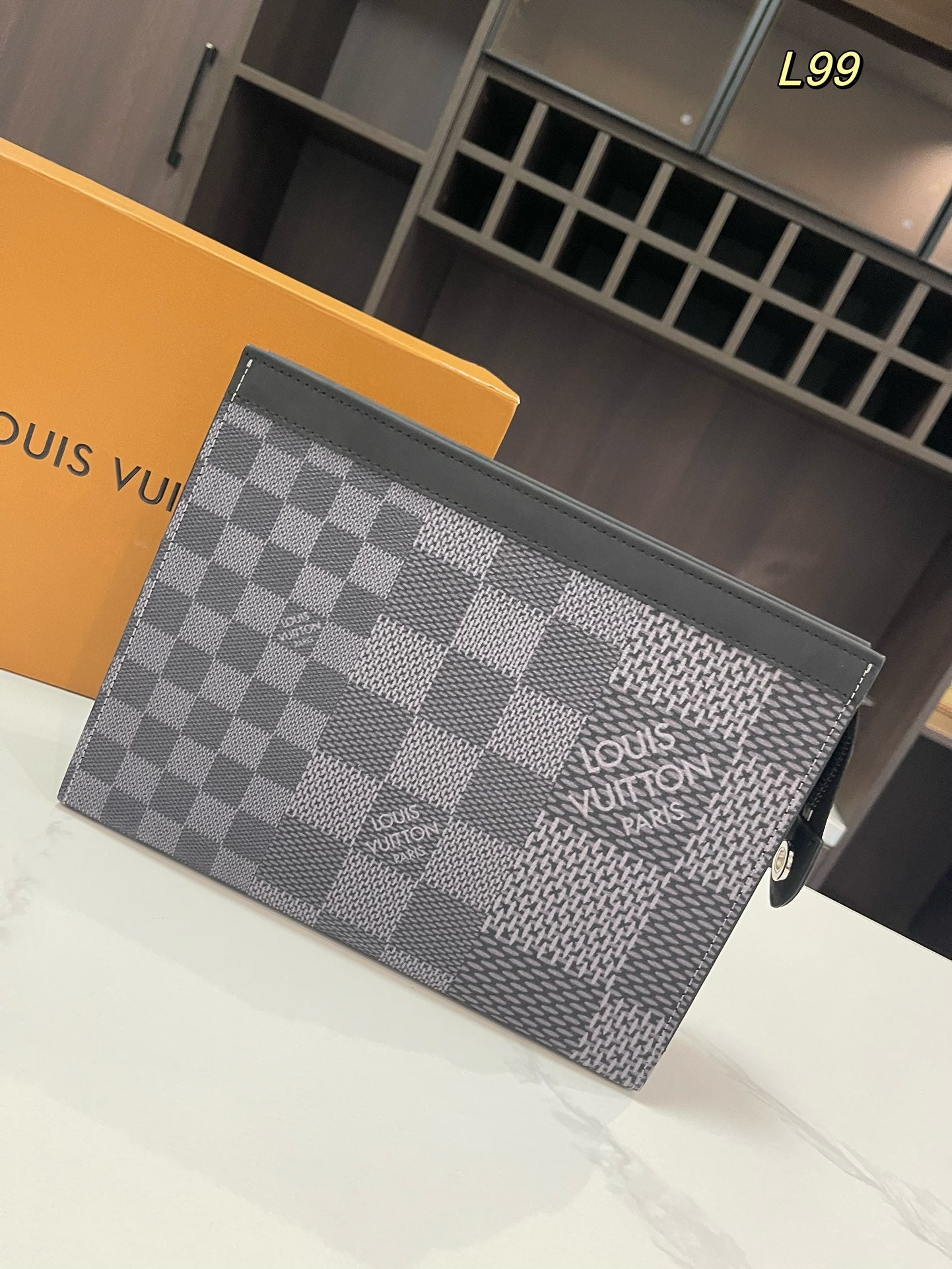 Louis Toiletry Pouch bag size: 26*20cm