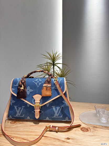Louis new arrival denim bag size: 38 * 23 cm