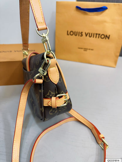 Louis Saumur bb mini bag size: 21 * 17 cm