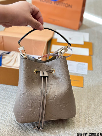 Louis 2024 Neonoe bb bag size: 20 cm