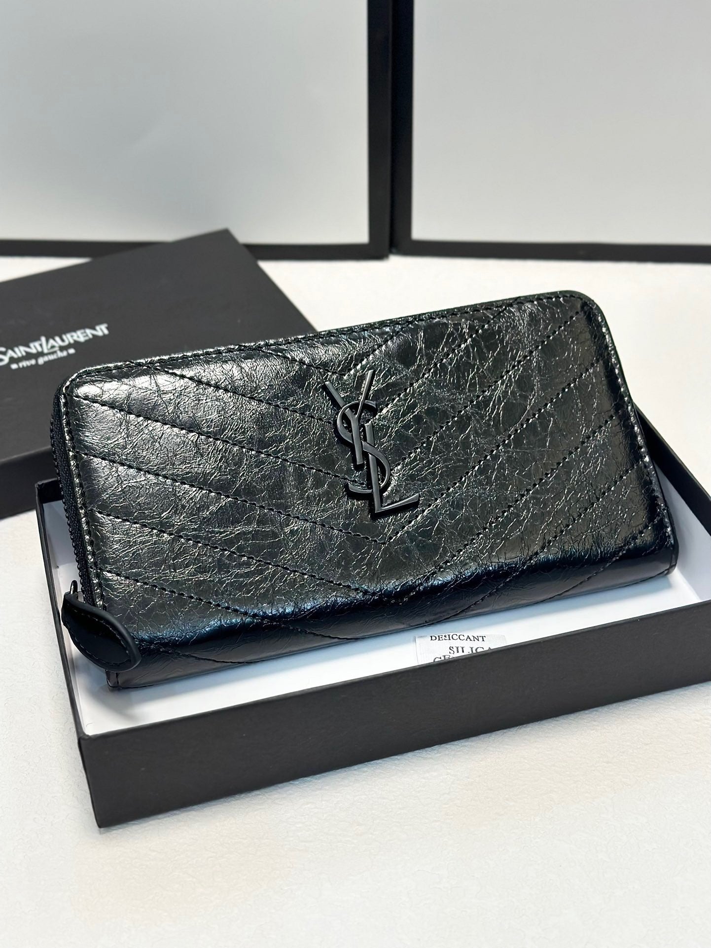 Y New arrival zippy wallet size: 19x10cm