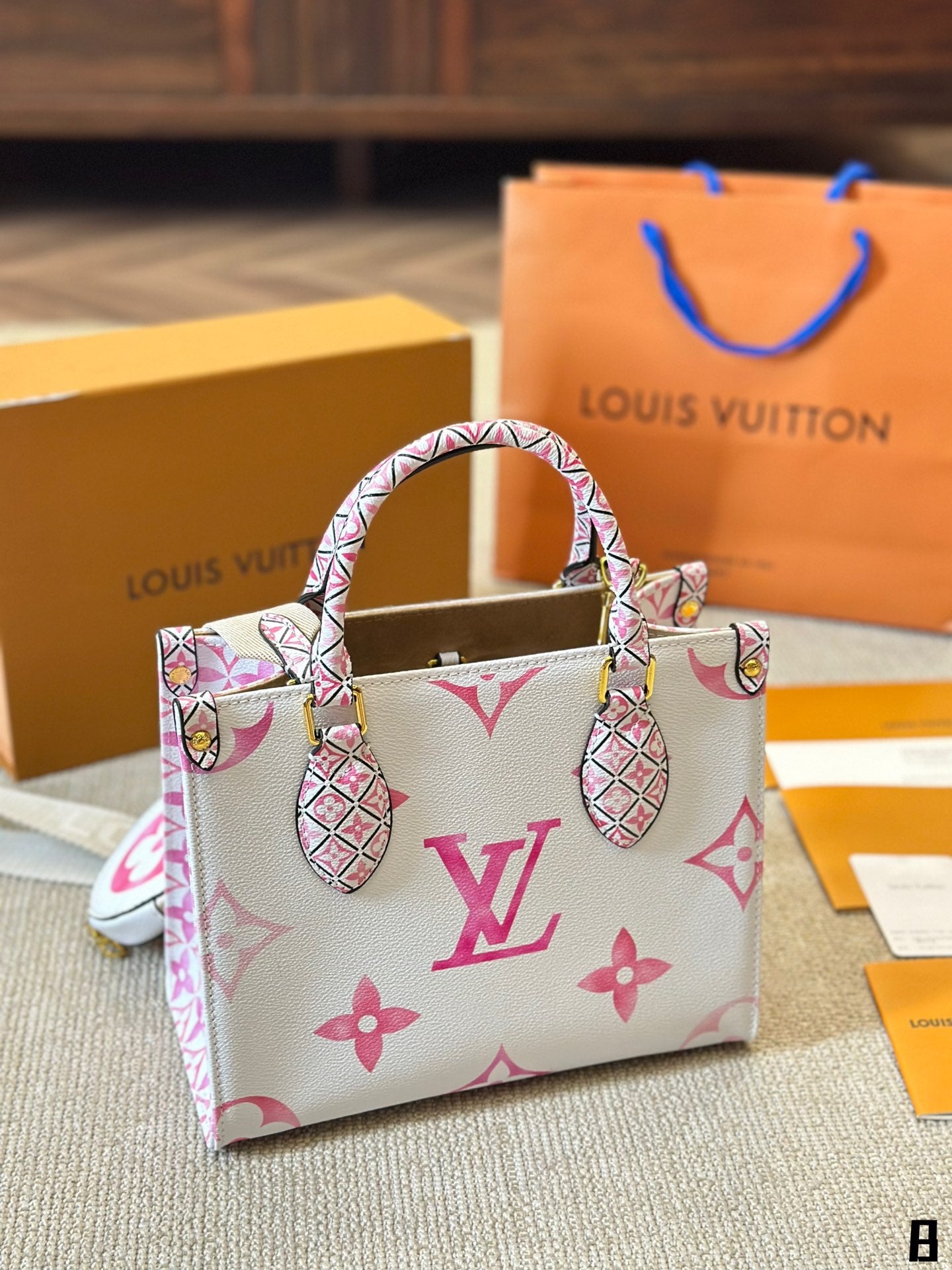 Louis new arrival onthego bag size: 25cm