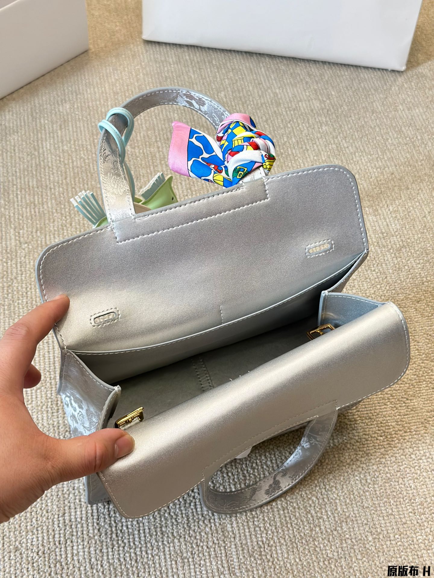 H Halzan new arrival bag size: 25 *17cm