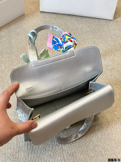 H Halzan new arrival bag size: 25 *17cm