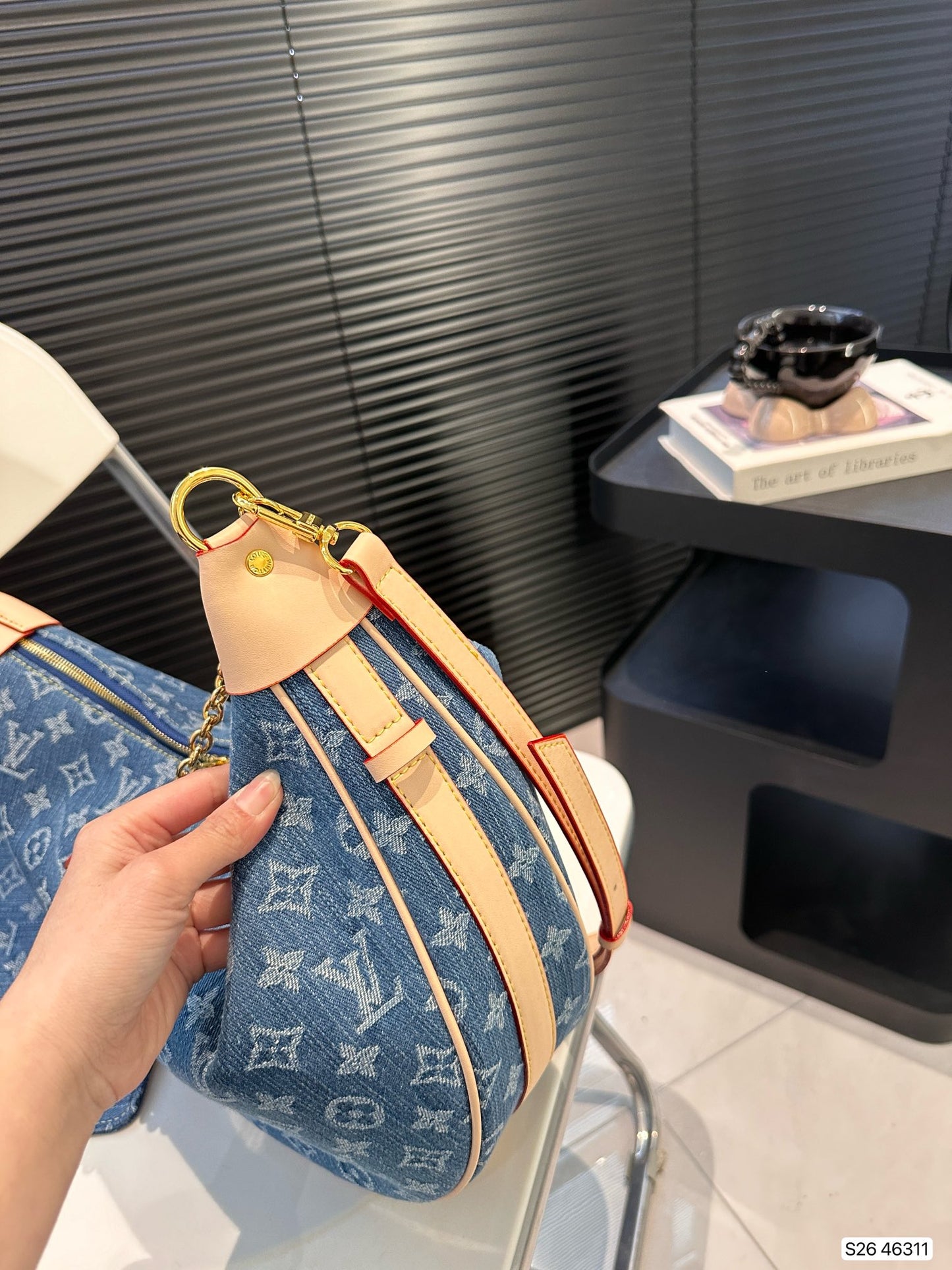 Louis new arrival hobo denim bag size: 41* 24 cm