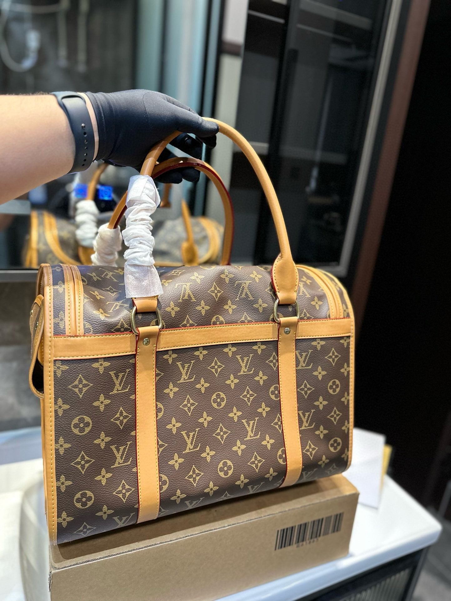 Louis new arrival pet bags size: 39*20*32 cm