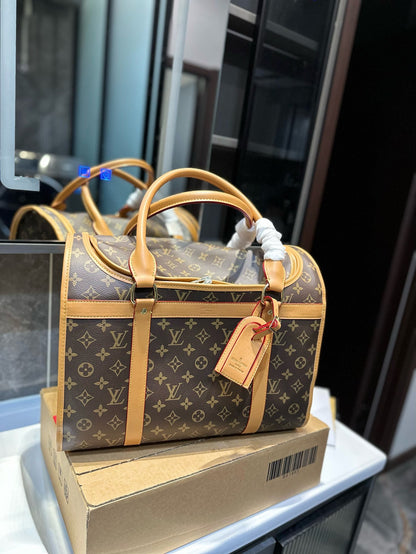 Louis new arrival pet bags size: 39*20*32 cm