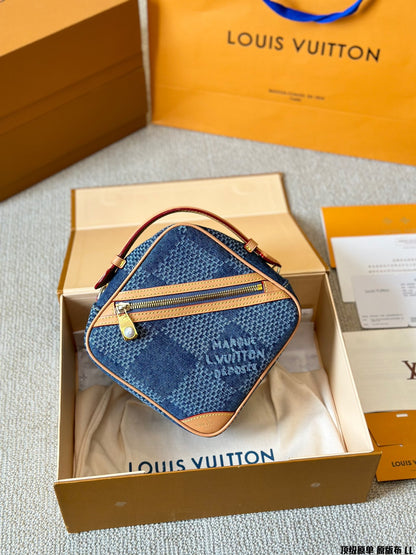 Louis new arrival Steamer/Chess vintage camera bag size : 20 * 15cm