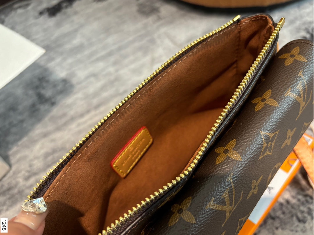 Louis new arrival mini bag size: 24*13 cm