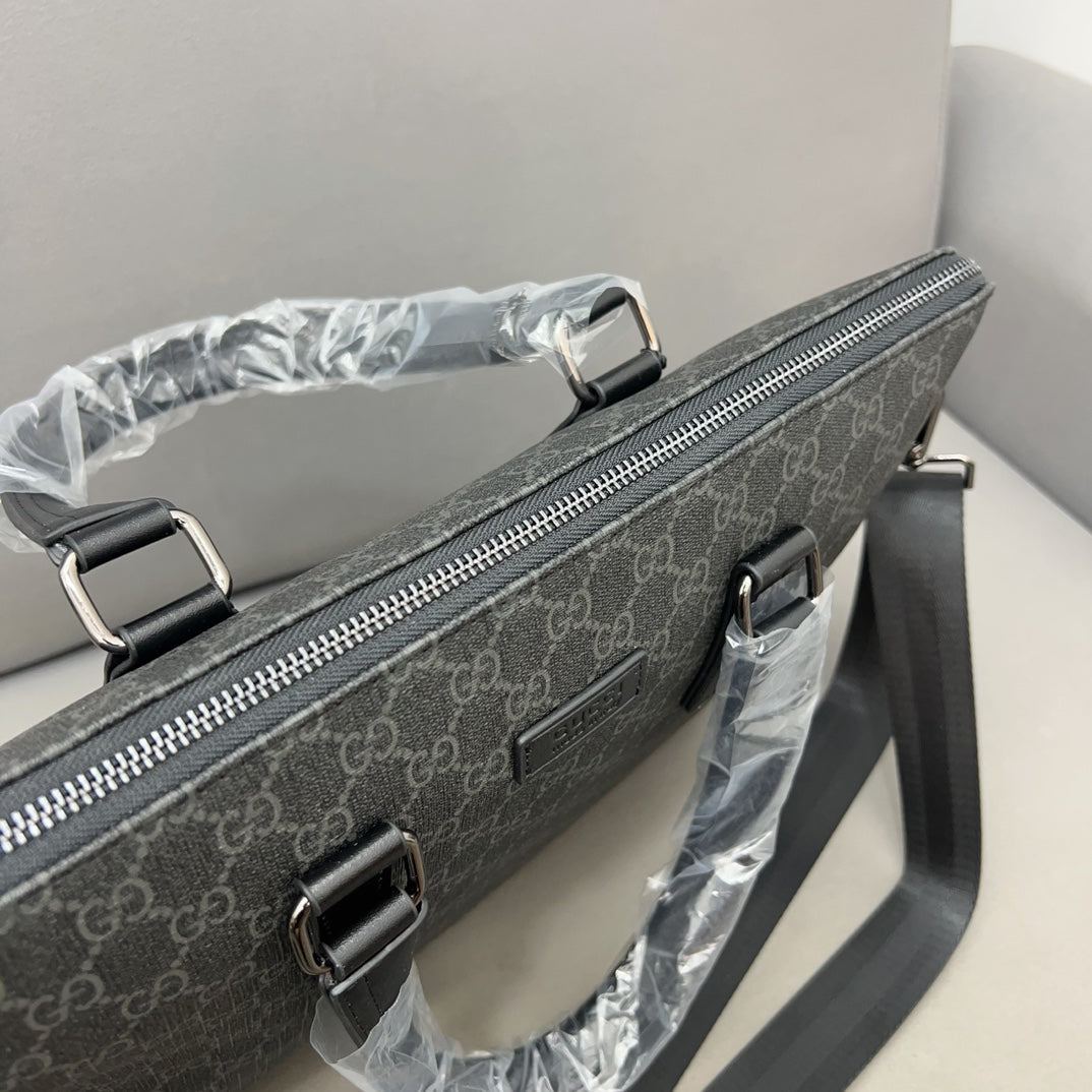GG new arrival men and women handbag size:  28 x 38 cm