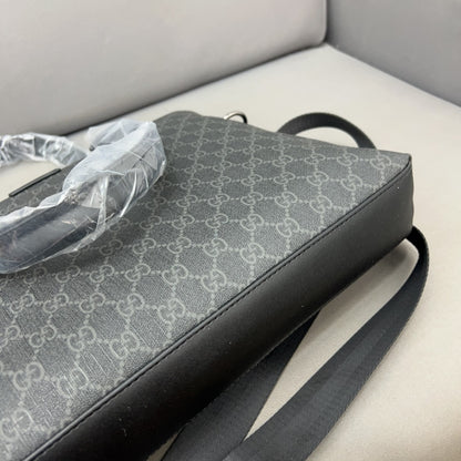 GG new arrival men and women handbag size:  28 x 38 cm