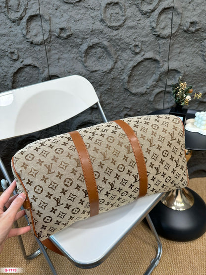 Louis new arrival traval bag size: 45*26cm