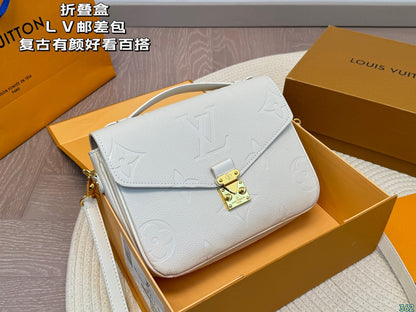 Louis 2024 new arrival Pochette bag size: 24 * 18 cm