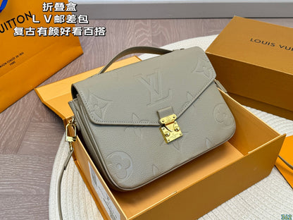 Louis 2024 new arrival Pochette bag size: 24 * 18 cm