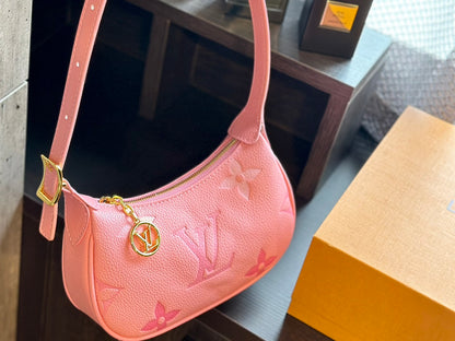 Louis new arrival hobo bag size: 21 * 11cm