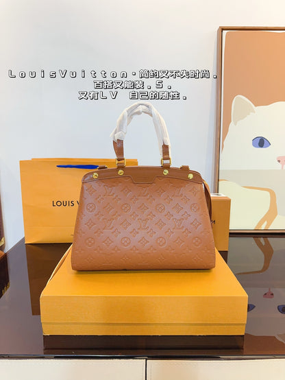 Louis new arrival Montaigne bag size:  33*12*23cm