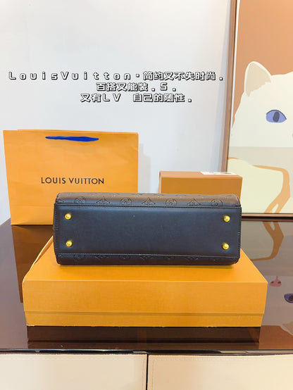 Louis new arrival Montaigne bag size:  33*12*23cm