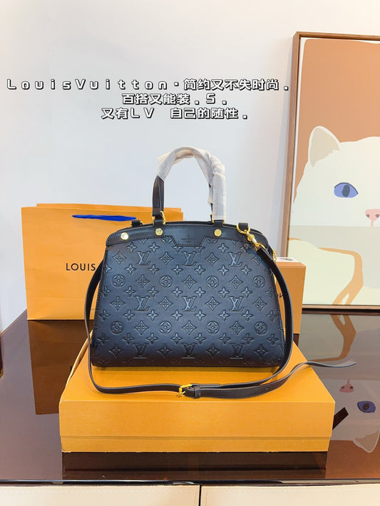 Louis new arrival Montaigne bag size:  33*12*23cm