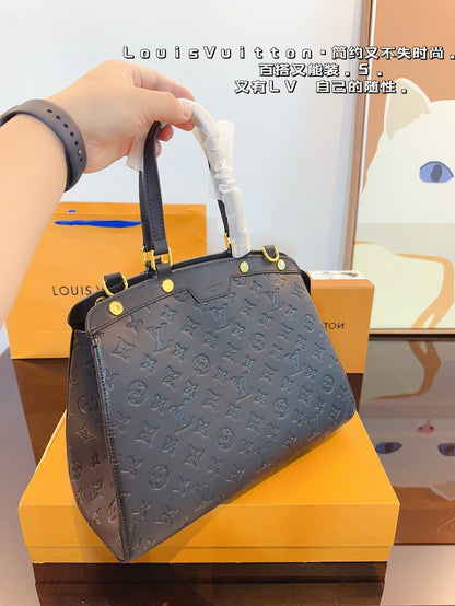 Louis new arrival Montaigne bag size:  33*12*23cm